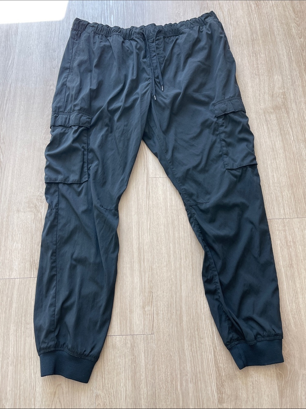 H&M Men's Black Cargo Jogger Pants - Lightweight Elastic Waist